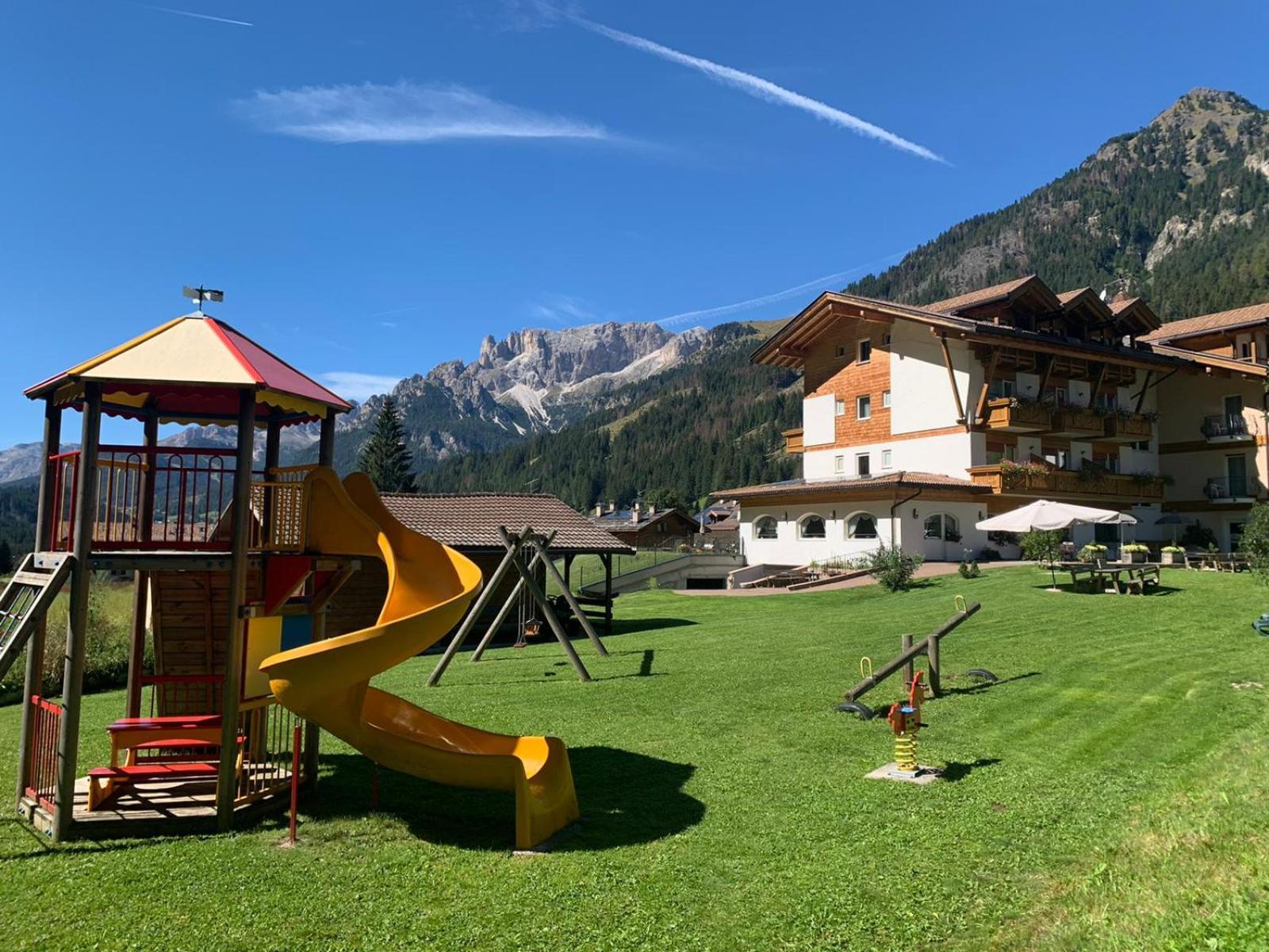 Alpenhotel Panorama Campitello di Fassa Zewnętrze zdjęcie