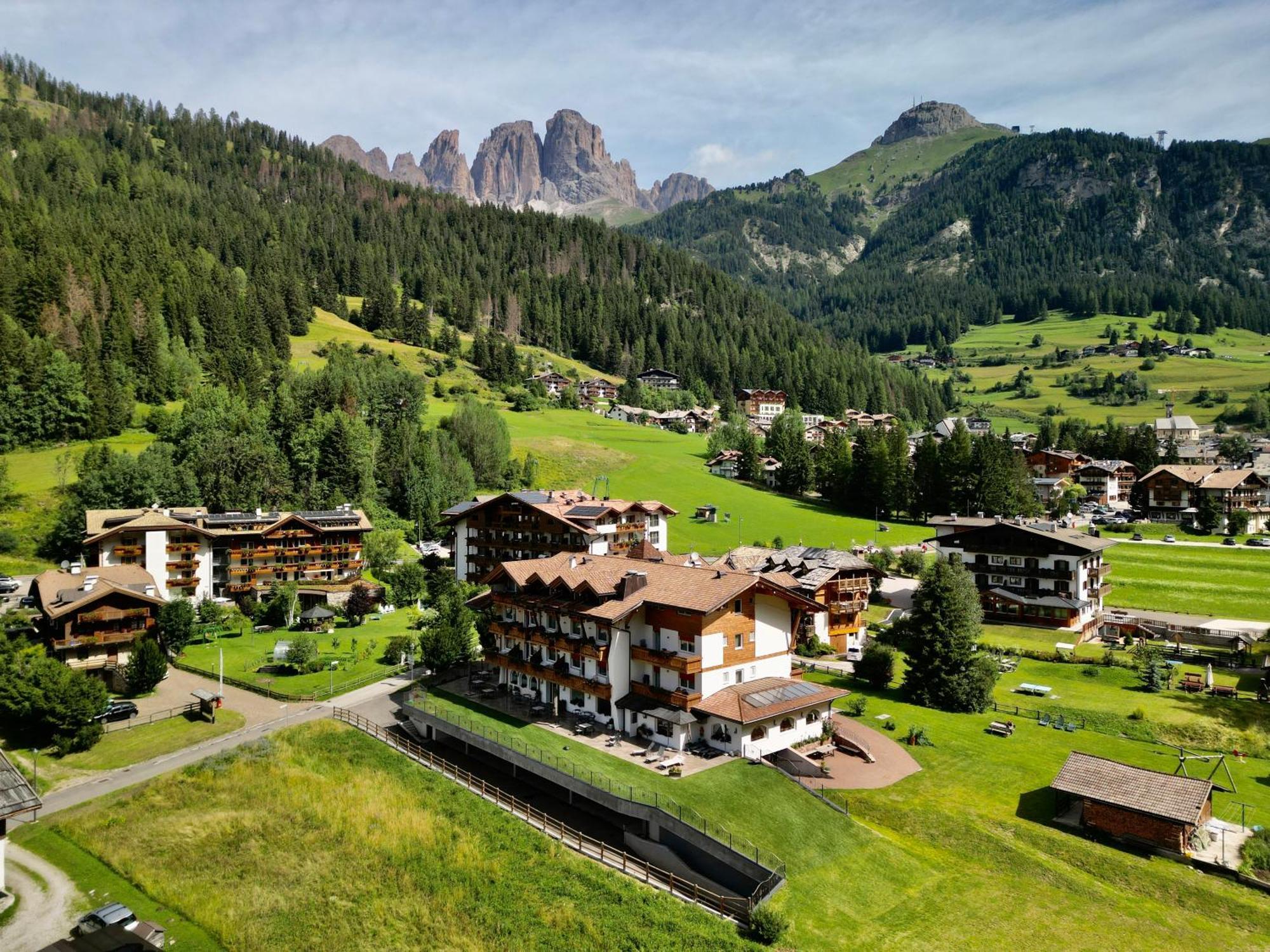 Alpenhotel Panorama Campitello di Fassa Zewnętrze zdjęcie
