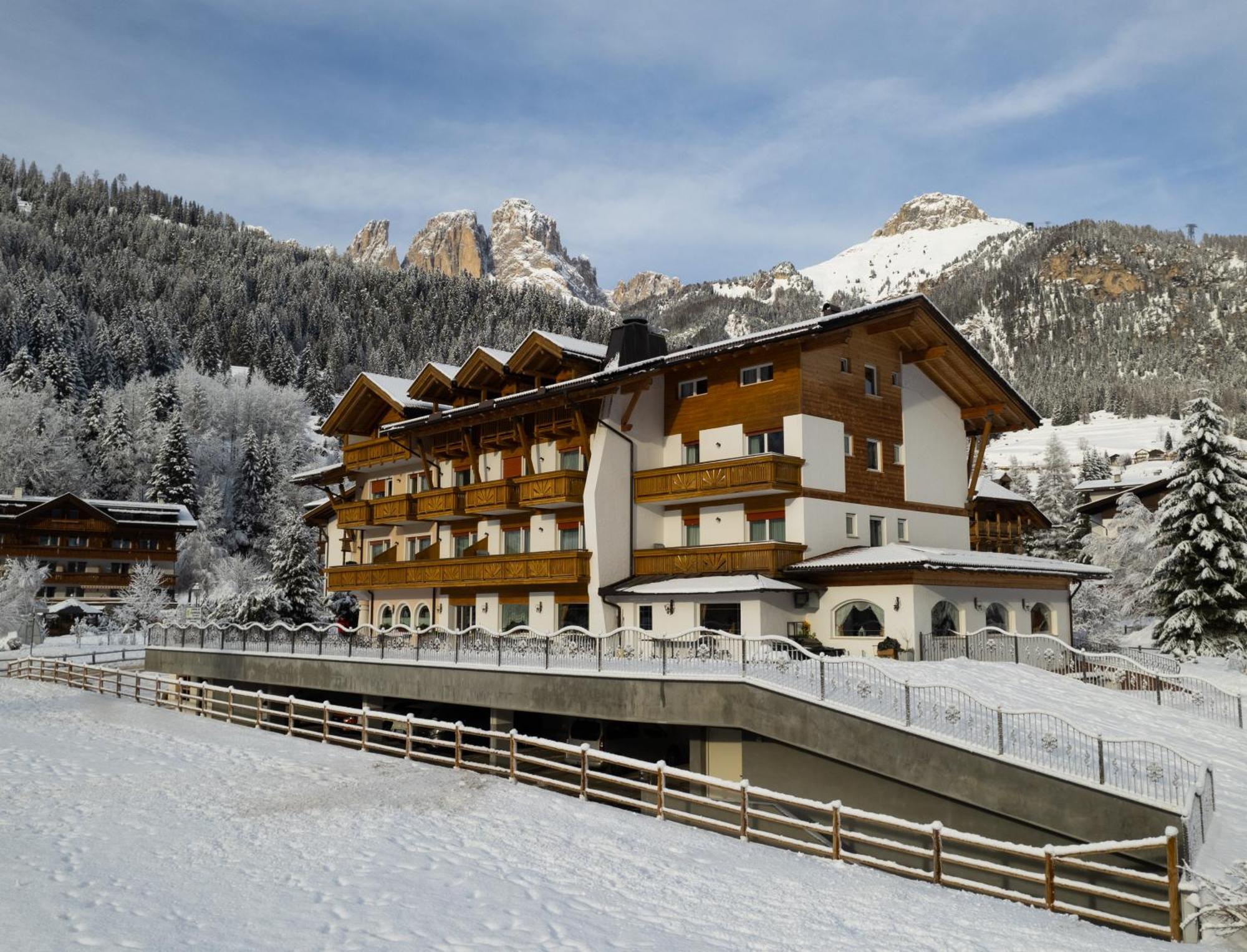 Alpenhotel Panorama Campitello di Fassa Zewnętrze zdjęcie