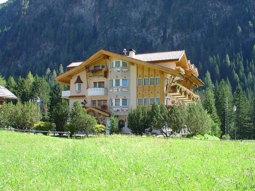 Alpenhotel Panorama Campitello di Fassa Zewnętrze zdjęcie
